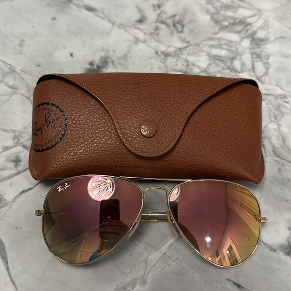 Ray Ban Pink mirrored Aviators - Picture 2 of 8